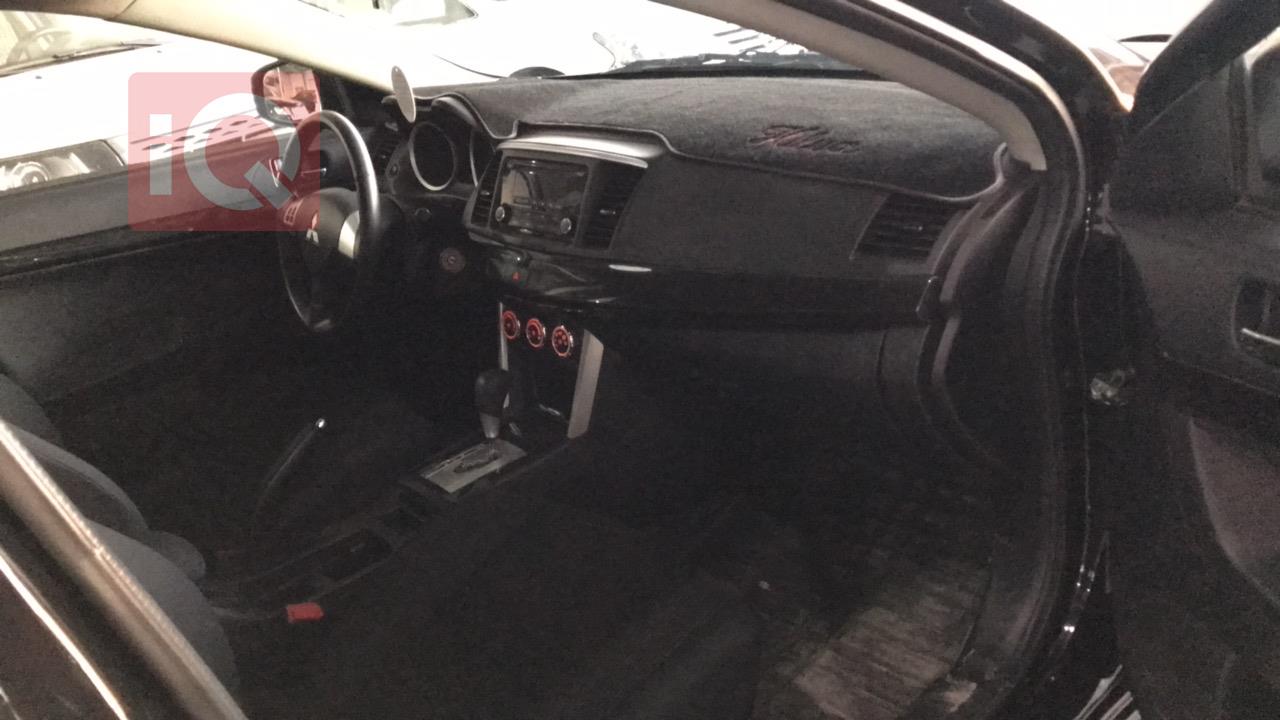 ميتسوبيشي لانسر